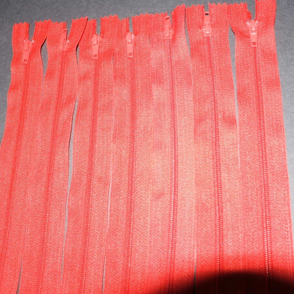 70 Pack Zippers